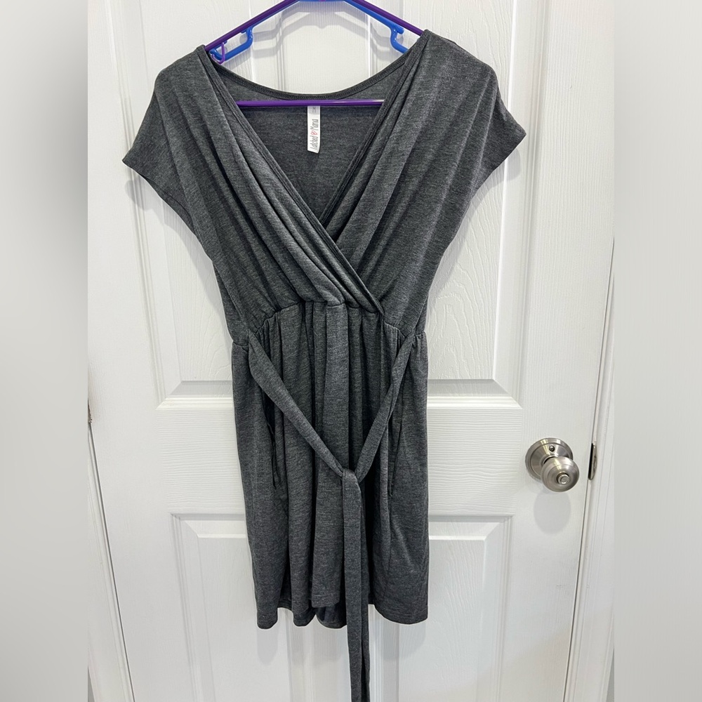 Latched mama jumper. M
